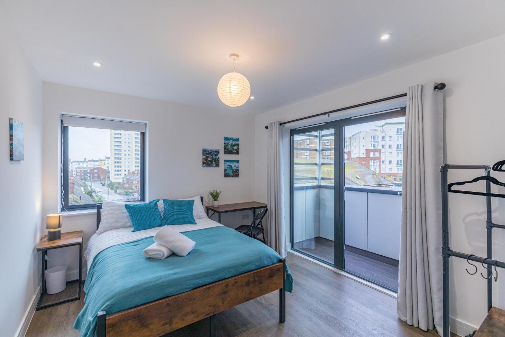 Central 2 Bed 2 Bath Apartment Near Brighton College, Beach, Hospital - Long Stay Offers Luaran gambar