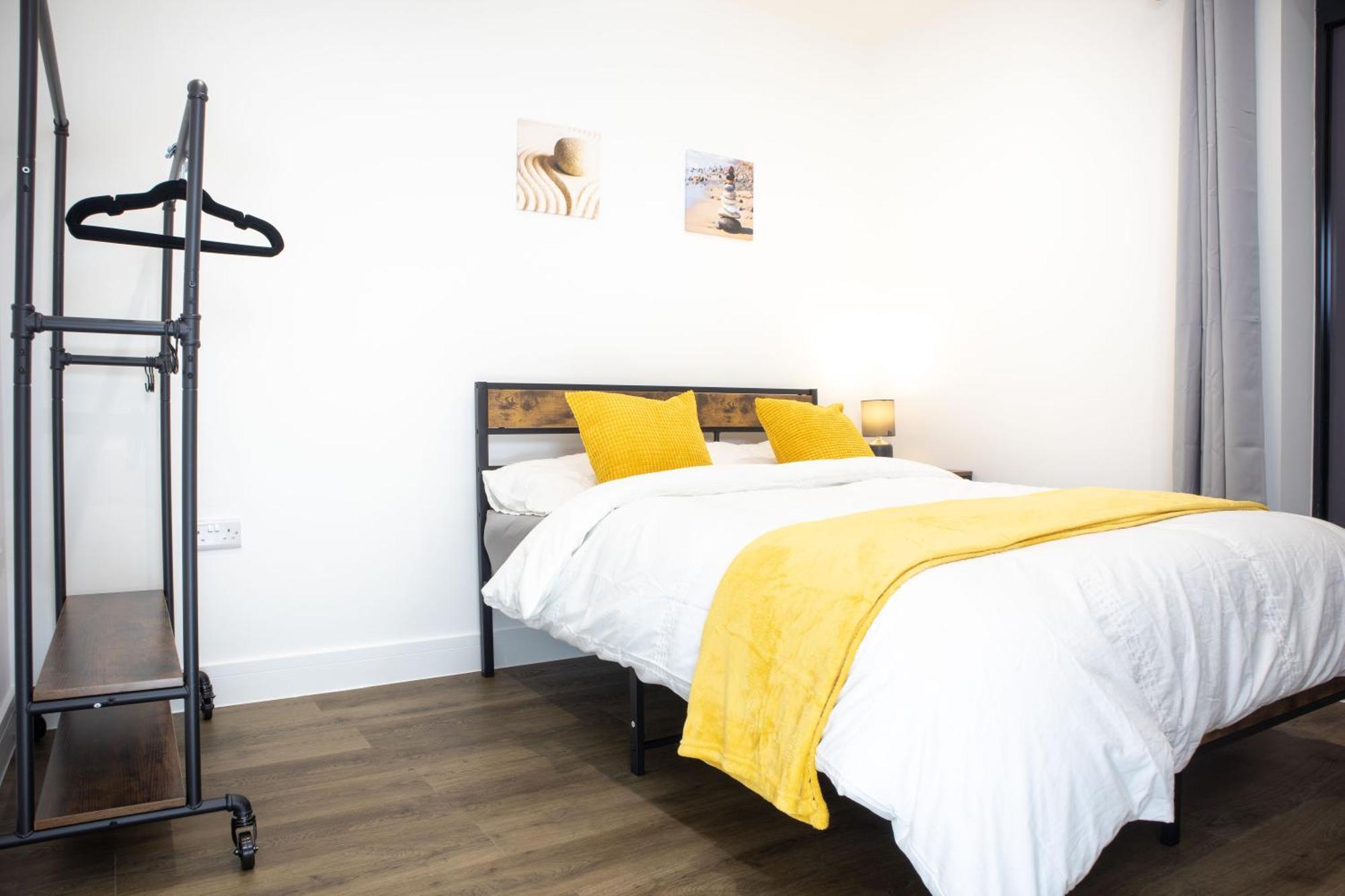 Central 2 Bed 2 Bath Apartment Near Brighton College, Beach, Hospital - Long Stay Offers Luaran gambar